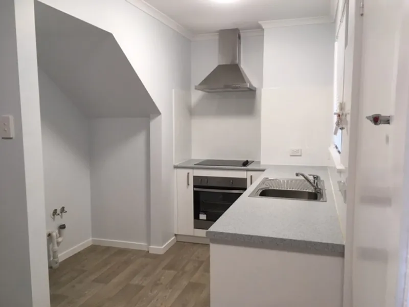 FOR LEASE - TOWNHOUSE-metres from Broadwater & Grand Hotel - AVAILABLE NOW View by appointment only-SMALL COMPLEX OF 8-new build in very old complex