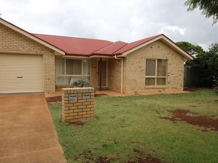 Walk To USQ - 3 Bedroom Unit