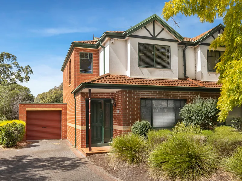 Versatile Style with a Perfect Parkland Backdrop