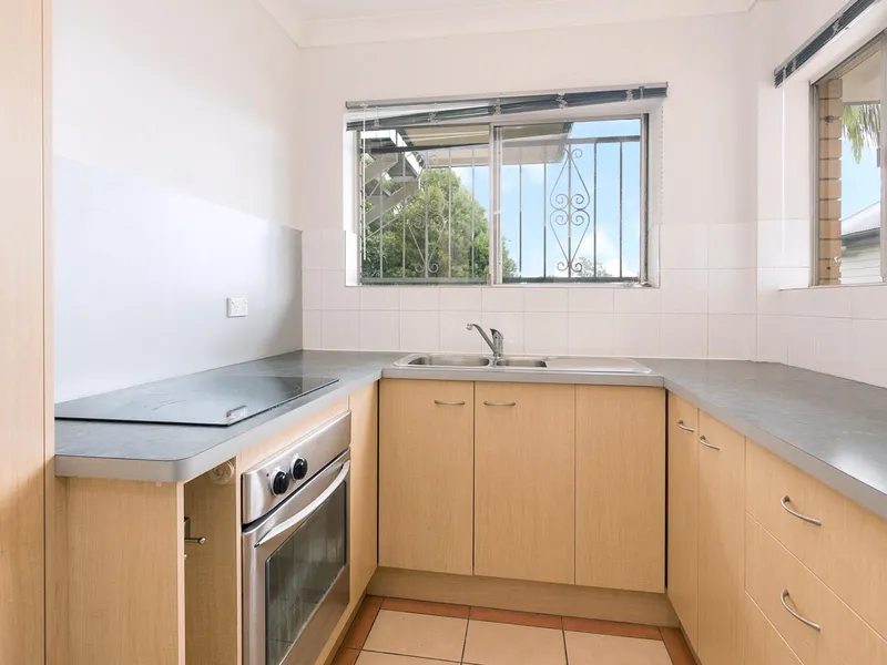 Recently refreshed unit in ideal Nundah location