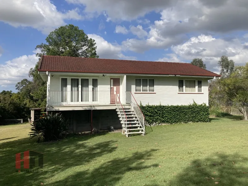 Cozy Queenslander Home Now Available!!!