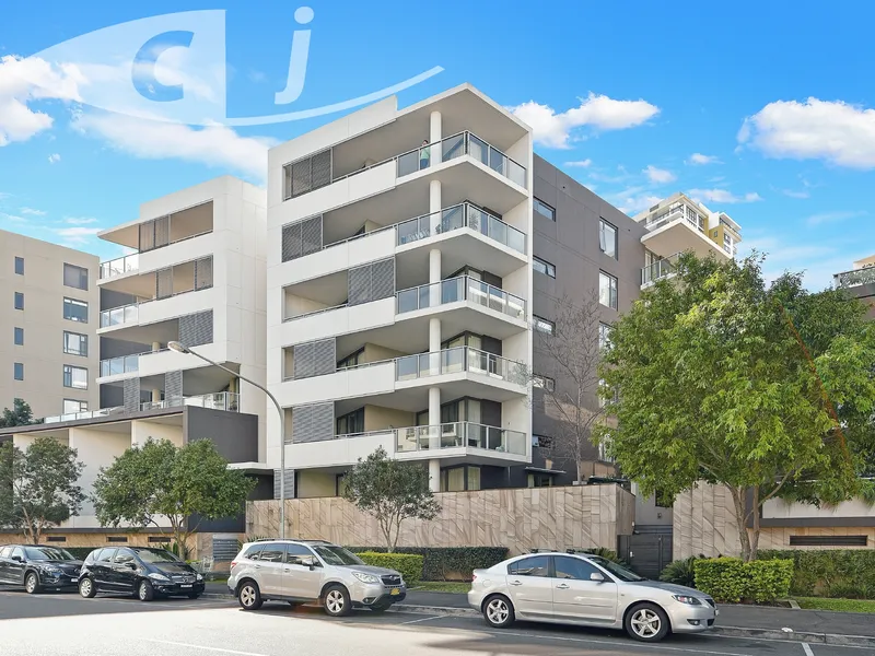 Mirvac Built 2 bedroom apartment with North Facing and internal garden area