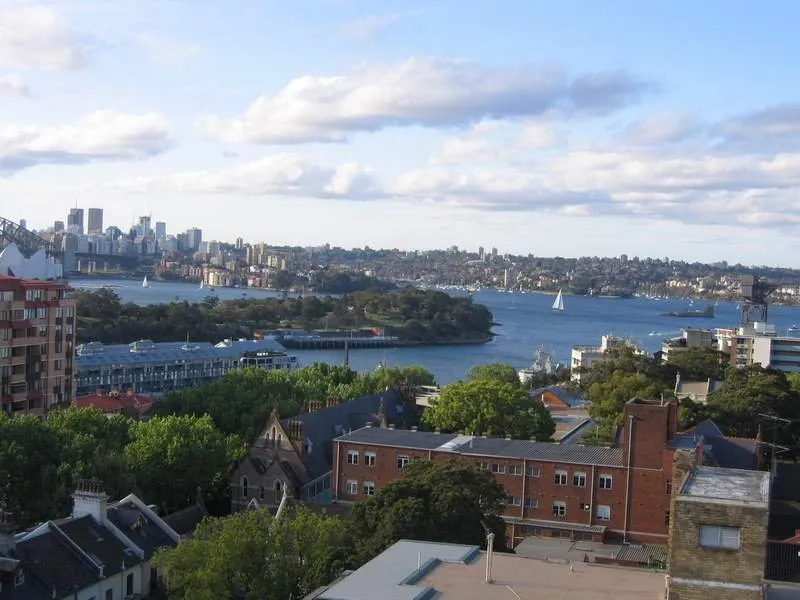 Stylish Art Deco Gem!