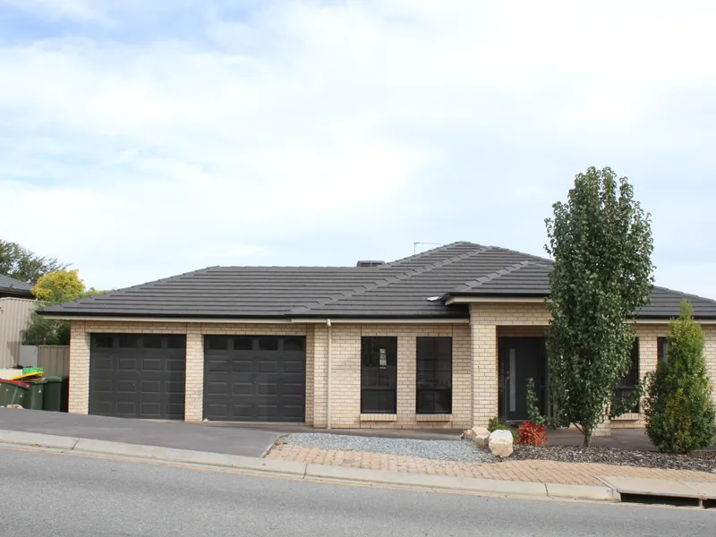 Huge Lux 5 Bedroom House comfortable spacious for your family 