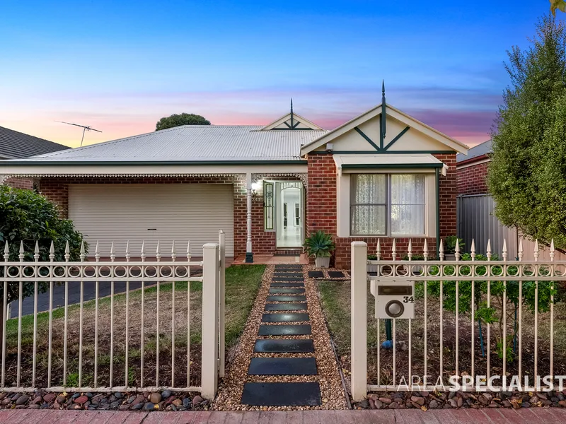 listedAS - CHARACTER, CHARM & AWESOME BACKYARD- THE GROVE`S CUTEST NEST!