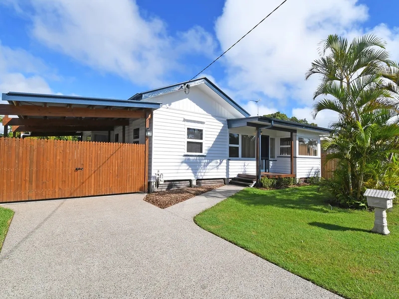 ONE STREET FROM BEACH !!