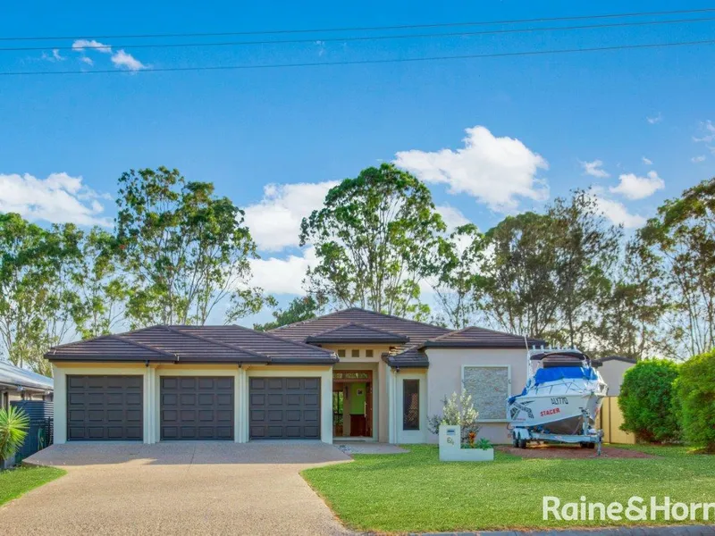 Luxury, Comfort, and a Golf Course at your back gate!