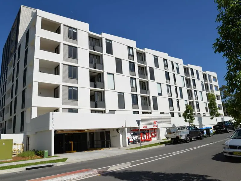 Modern One Bedroom Apartment With Study Area!