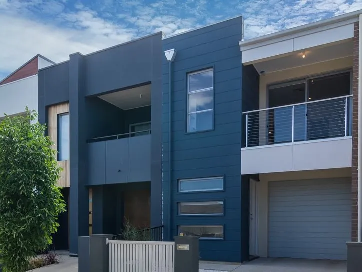8 KM TO THE CBD - A TOWNHOME THAT TICKS ALL THE BOXES!