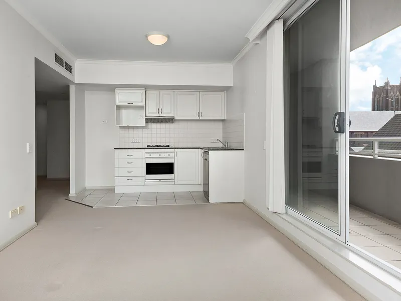 Sun-drenched lifestyle apartment in the heart of Manly