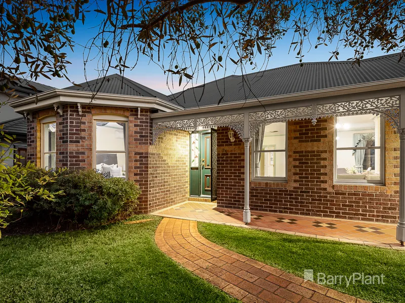 Single Level Family living inside the Serpell PS and EDSC school zone.