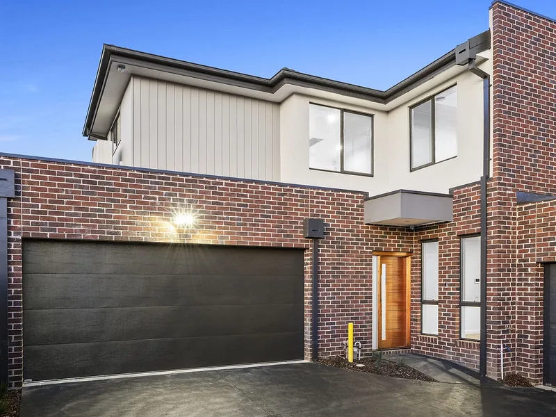 Stunning 4BR Modern Townhouse!