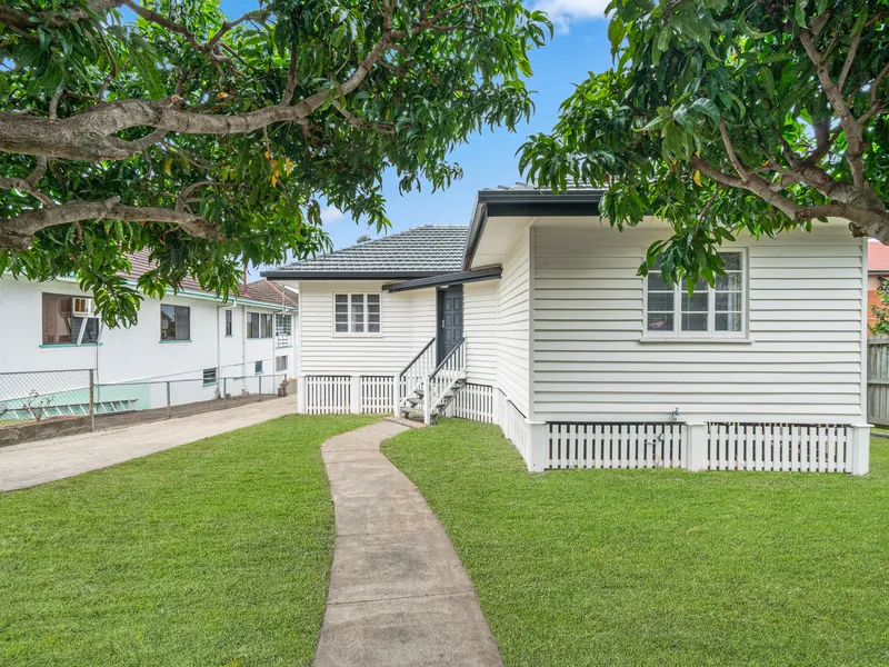 RENOVATED - 3 Bedroom Home in Mount Gravatt