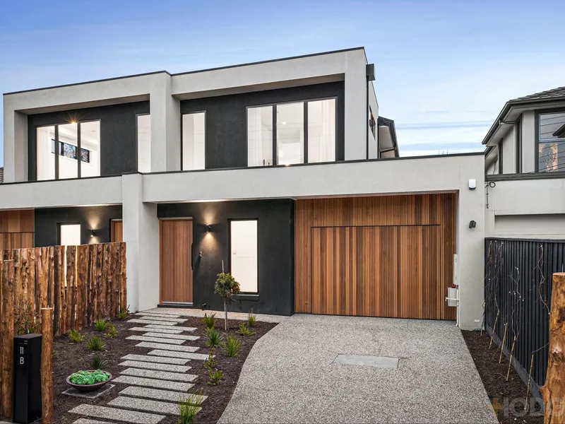 BRAND NEW FOUR BEDROOM TOWNHOUSE – GARDEN MAINTENANCE INCLUDED! | HODGES CAULFIELD