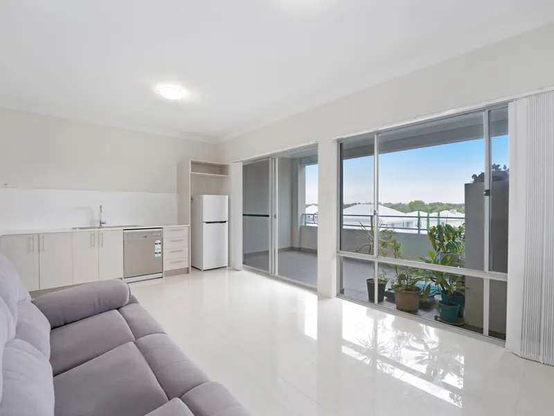 EXCLUSIVE COOGEE - RARE EXECUTIVE TWO BEDROOM UNIT WITH AMAZING VIEWS!