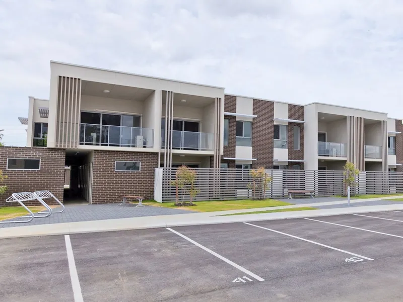 Enjoy Living Close to Train Station & Carousel Shopping Centre, Easy access to Highway