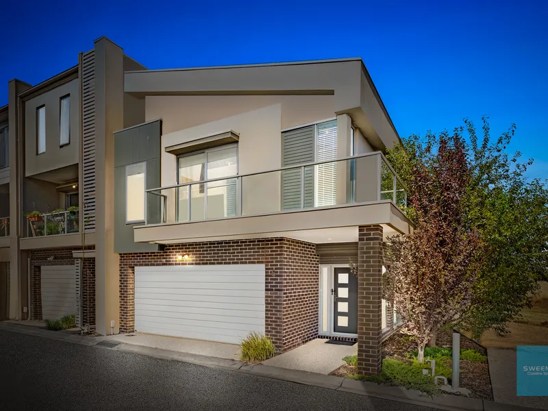 Architecturally designed townhouse with parkland views