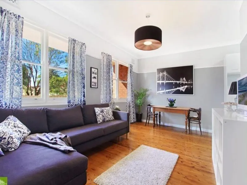 CONVENIENTLY LOCATED 2 BEDROOM UNIT