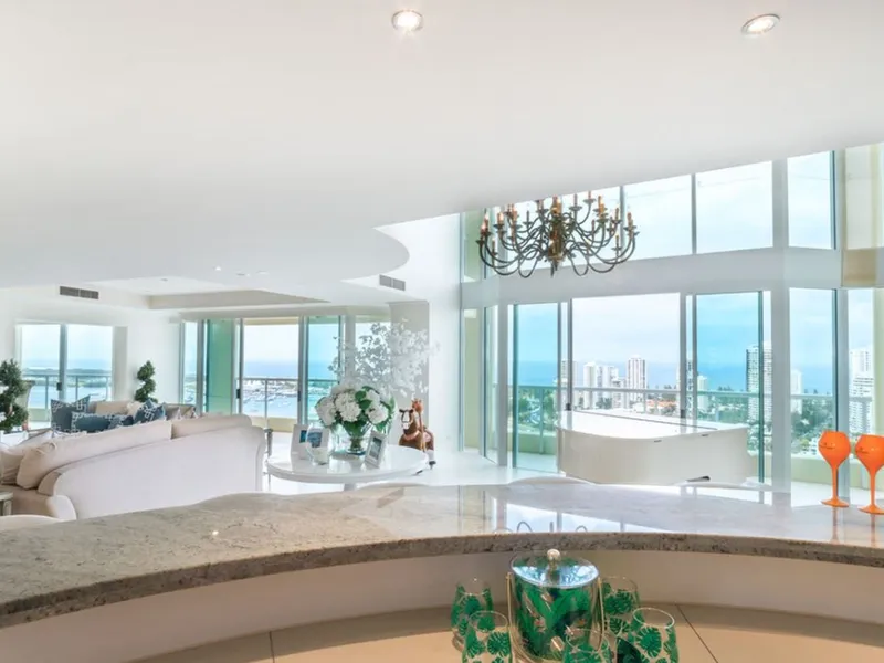 ICONIC RIVAGE ROYAL NORTHERN PENTHOUSE