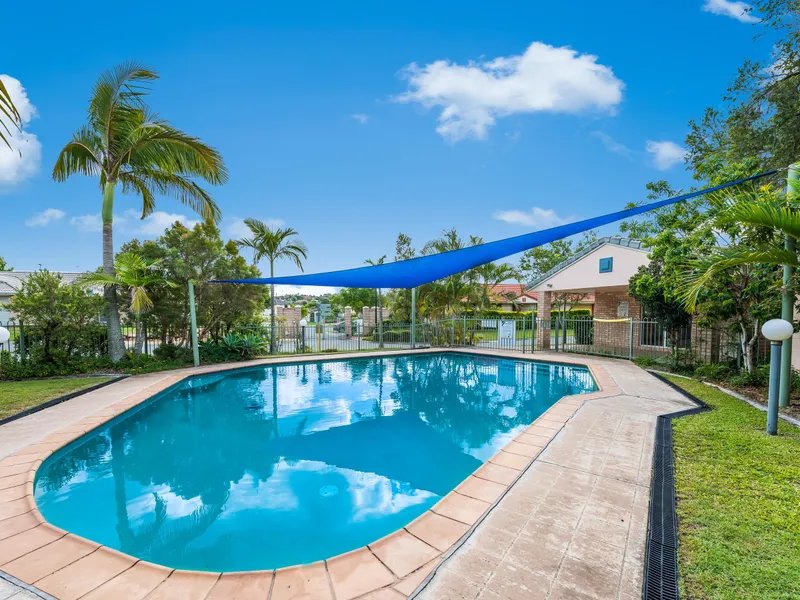 4 Air Con 3 BR Townhouse in a Convenient and Peaceful location. Warrigal State School Catchment.