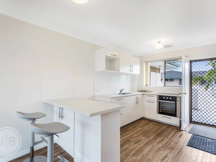 Let's walk by the river