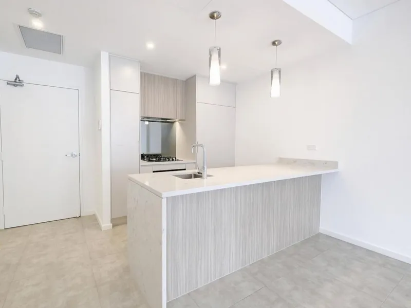 Near new luxury designed one bedroom apartment in heart of Epping