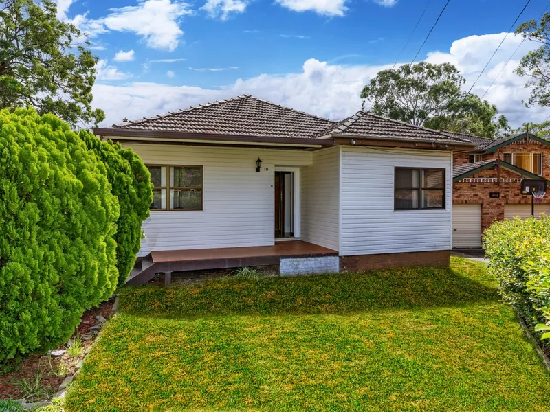 UPDATED THROUGHOUT, SOUGHT-AFTER LOCATION