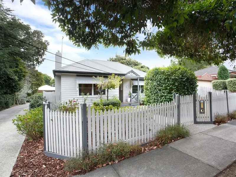 Gorgeous Renovated Cottage in Prime Location