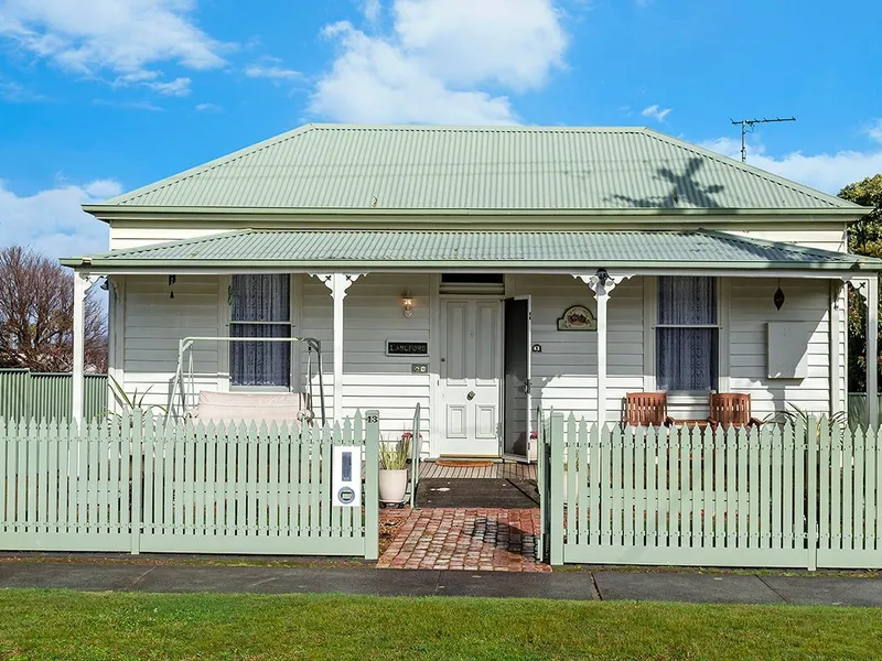 Beautiful Victorian Cottage in Popular Quiet Area