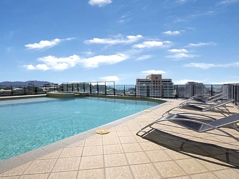 City Living with Panoramic Views at Highpoint Apartments