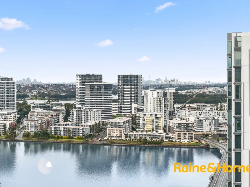 High level Luxurious two-bedroom apartment with picturesque Waterview
