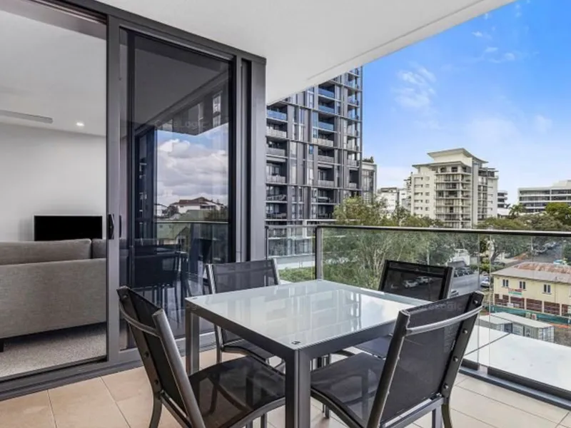 The Milton 5 Star Residences - Huge 1 bedroom available 