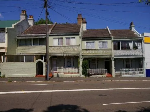 Single Room in Perfect Location!
