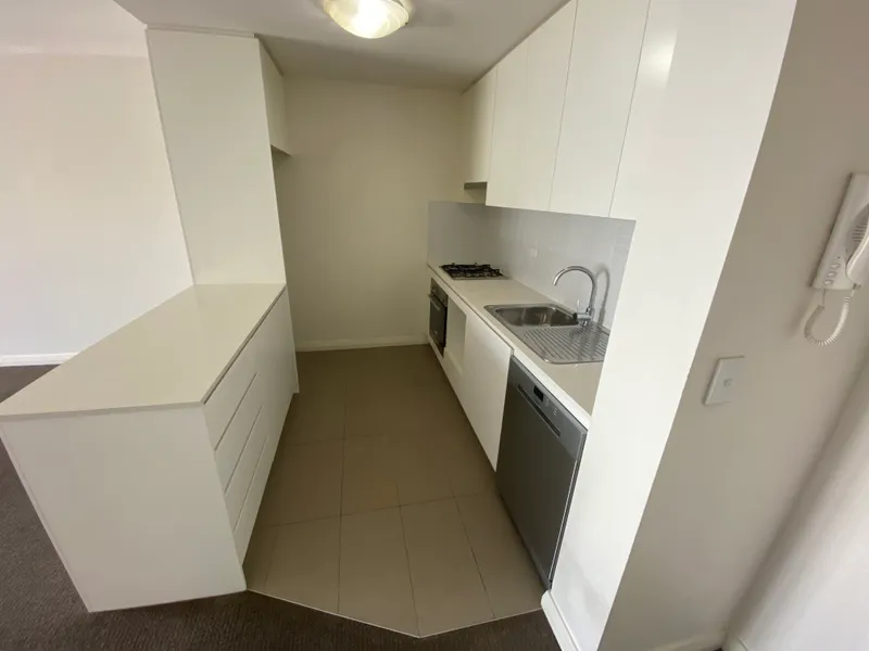 New Apartment 2 Bedroom Plus Study Room For Lease