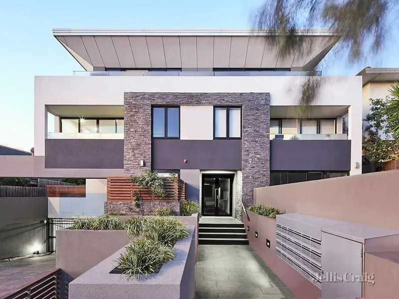 Stunning Ground Floor Apartment