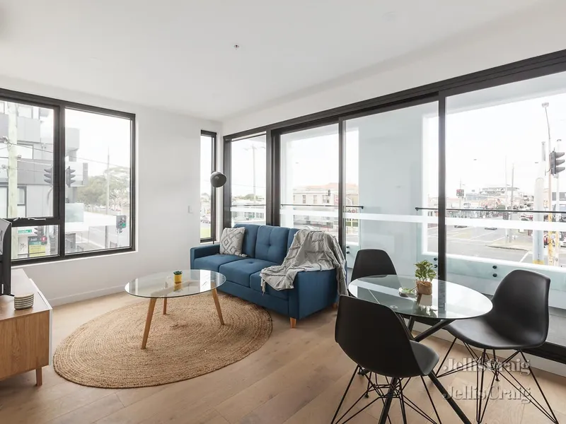 A Chic Urban Retreat with Fab Views