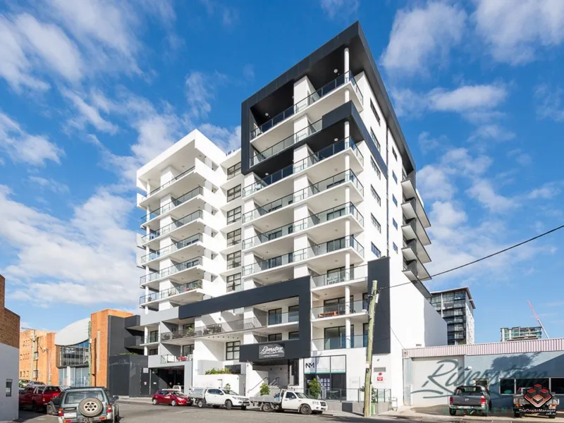 CORNER APT - Boutique Building - Masterchef Kitchen