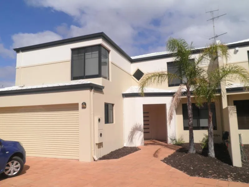 TWO STOREY HOME LOOKING ONTO THE OCEAN