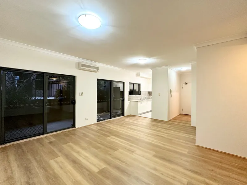 RECENTLY RENOVATED LARGE TWO BEDROOM APARTMENT WITH SECURE PARKING IN PRIZE LOCATION!