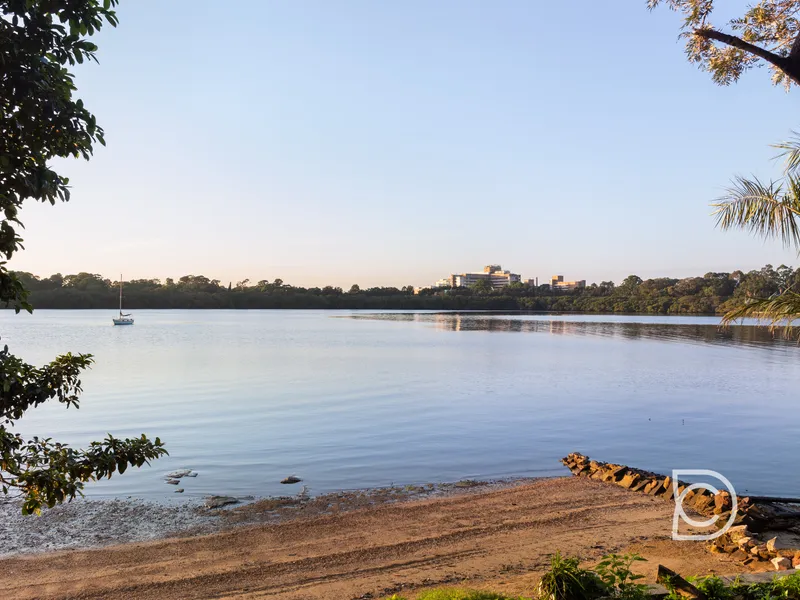 Waterfront parcel with endless potential on a large 733.5sqm land parcel with a wide 18.29m frontage