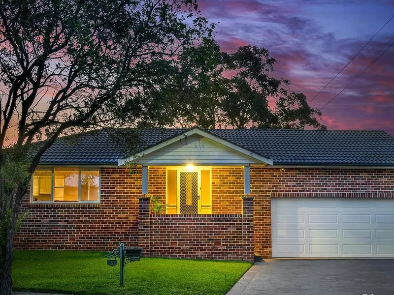 STUNNING HOME WITH HUGE SPACE AND GREAT QUITE STREET!