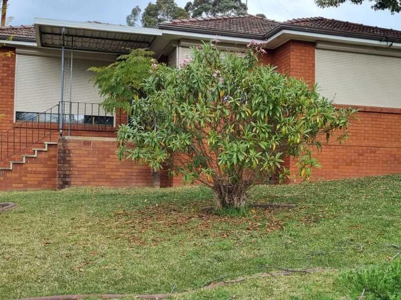 Immaculate family home in desirable location!! Within a catchment to Metella Road Public School!!