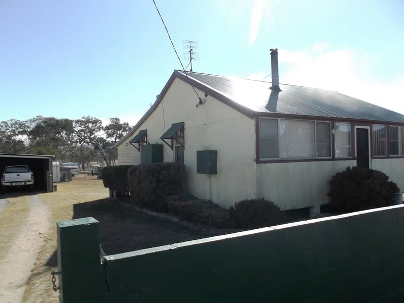 TIDY COTTAGE ON 1 ACRE