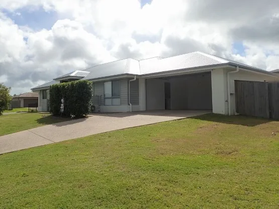 AIR CONDITIONED HOME IN EXECUTIVE ESTATE!