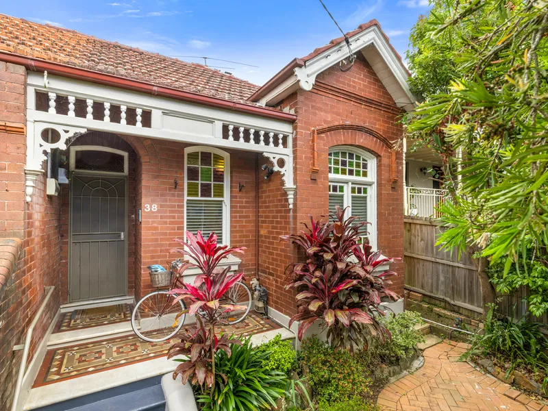 Federation home located in highly sought after Petersham Pocket