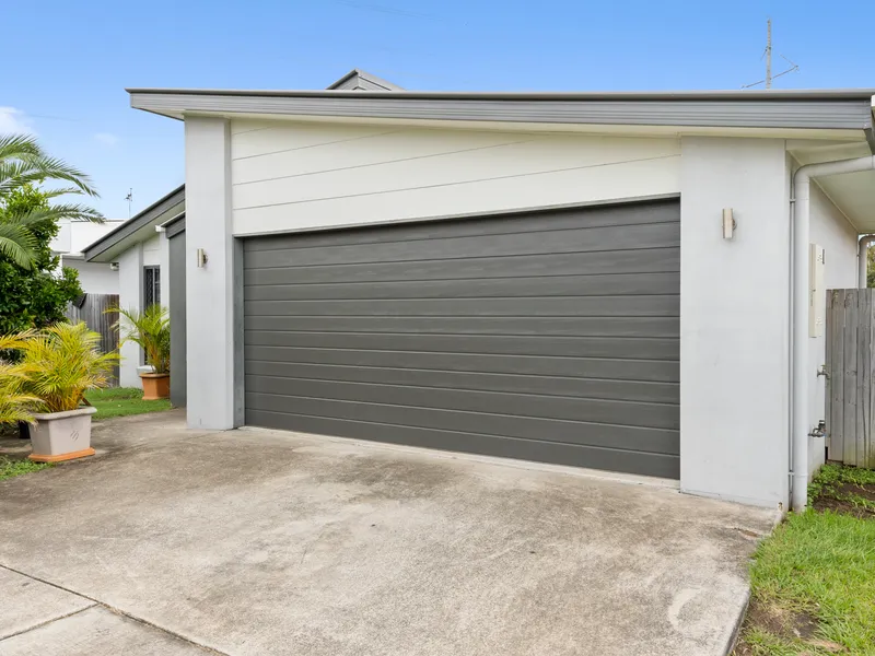 PRIVACY WITH DREAM FAMILY LIVING!