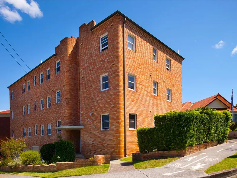 2 Bedroom Unit and Lock Up Garage