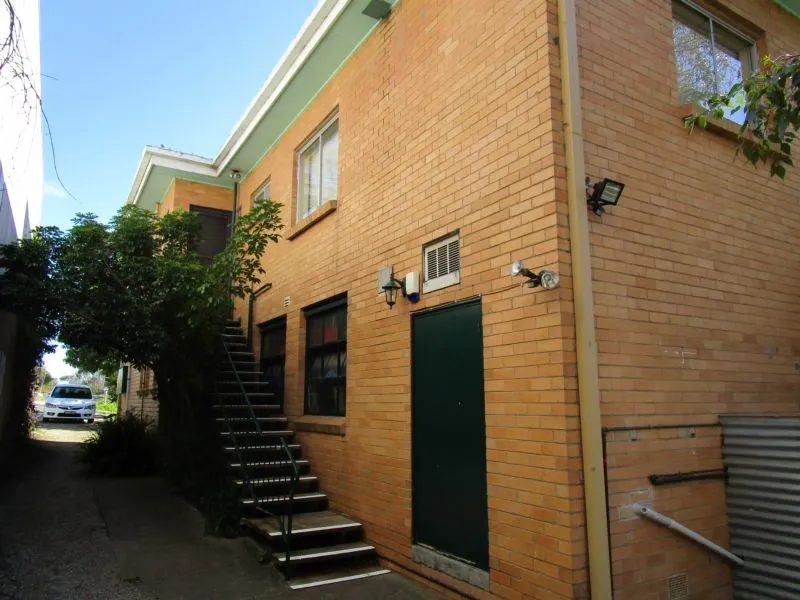 * UNIQUE 'STUDIO' OPPORTUNITY *