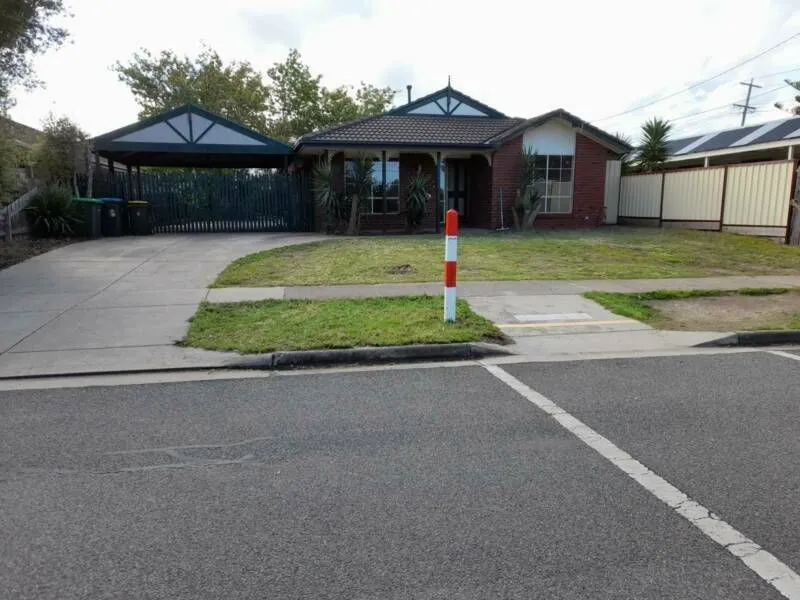 Three Bedroom Family Home in quiet Hoppers Crossing St