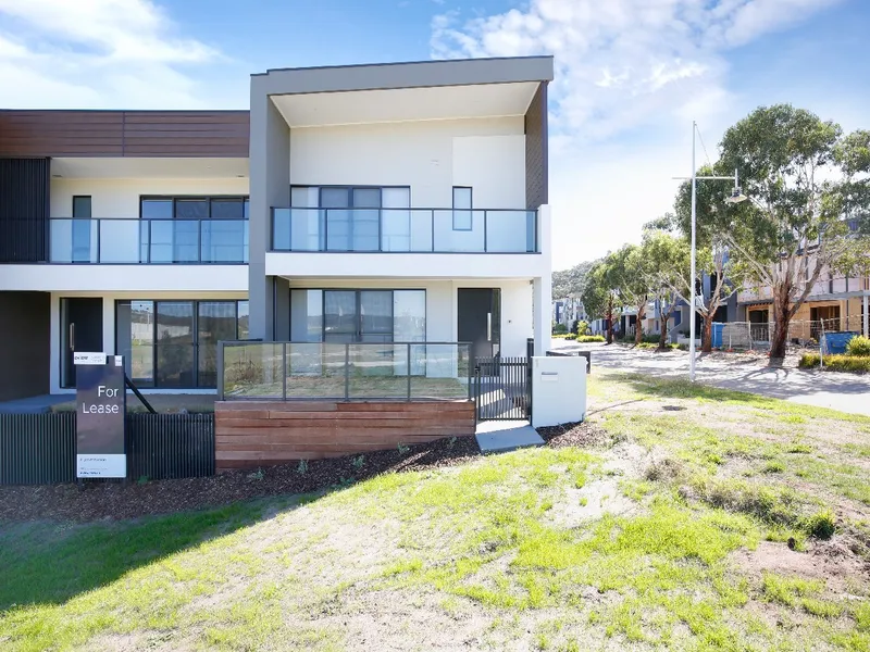 STUNNING TOWNHOUSE -  LA MER DEVELOPMENT MARTHA COVE